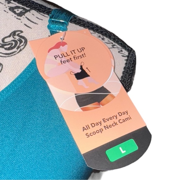 Shapermint All Day Everyday Scoop Neck Cami New - Picture 4 of 9